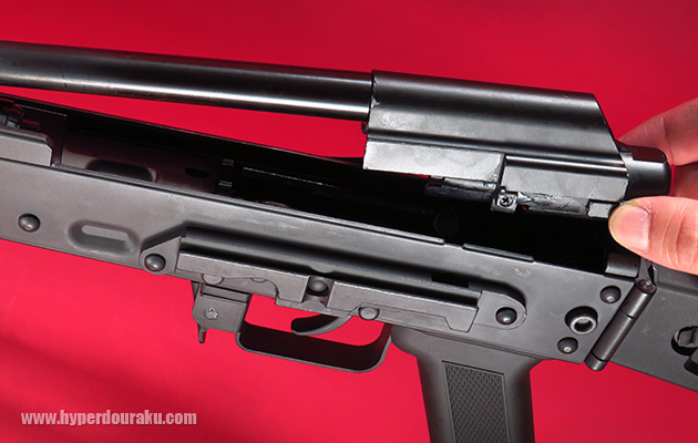 ボルトを後端まで後退