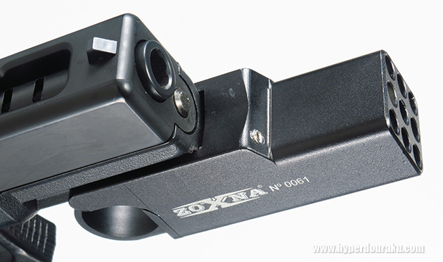 突き出し部の約1cm