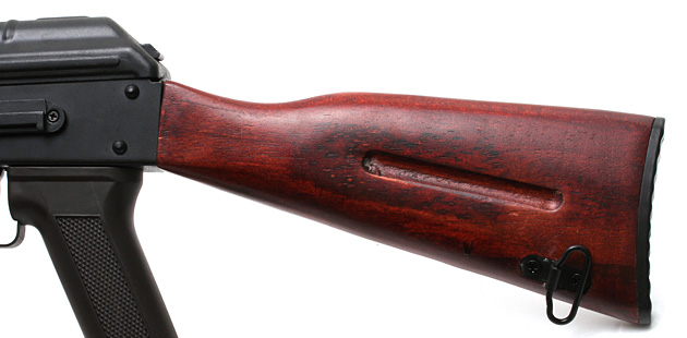 固定ストックタイプのAK74