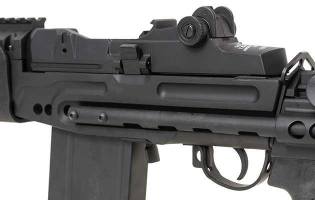 シャシー左側面