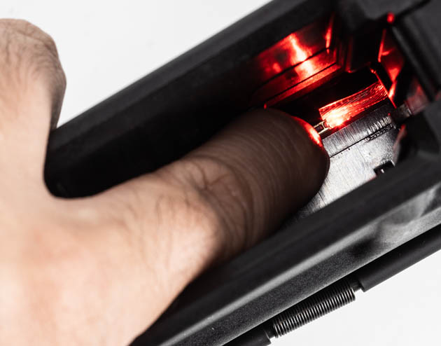 LEDの赤い光が点灯