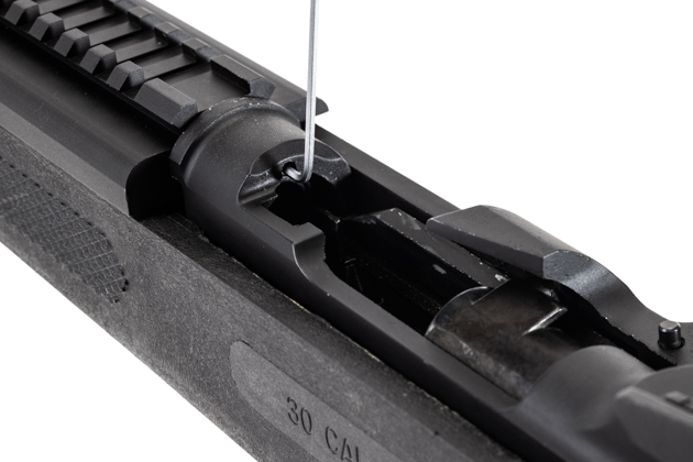 6角レンチを差し込み