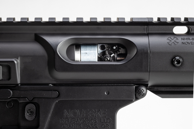 エジェクションポート