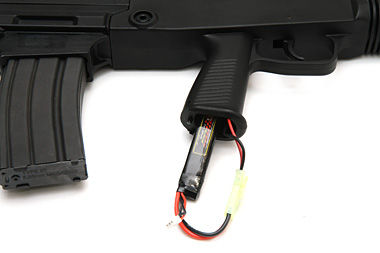 回転速度はET1製7.4V800mAhのリポバッテリーで毎秒10発程度