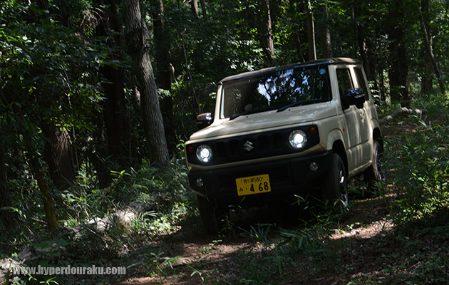 どんな悪路もグイグイと突き進めます