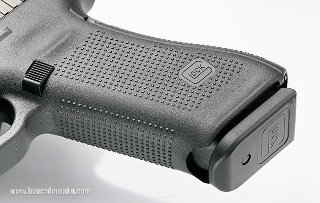 グリップのフィンガーグルーブは除去