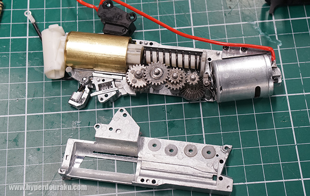 メカボックスを開ける