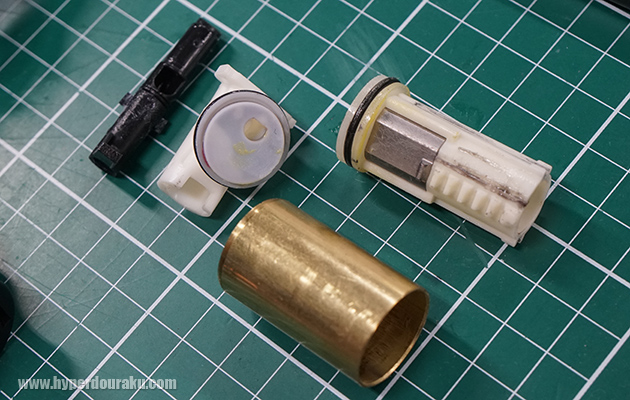 シリンダーやピストン