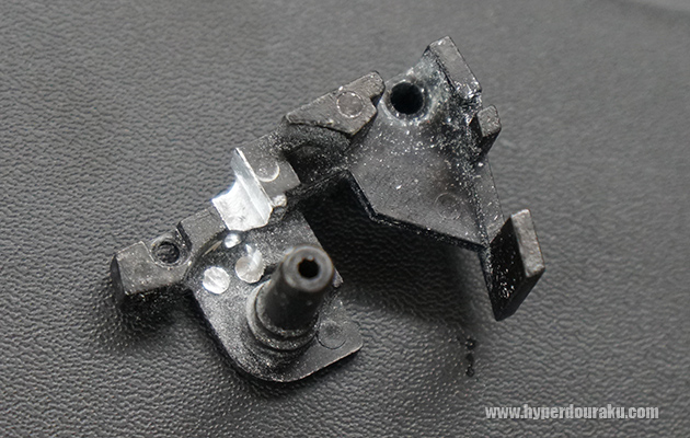 衝撃吸収材を貼って