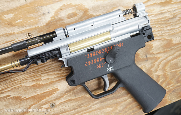 ストック、アッパーレシーバーを取り外す