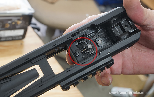 マガジンキャッチ