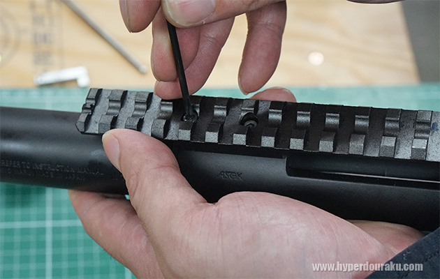 レシーバートップのネジ