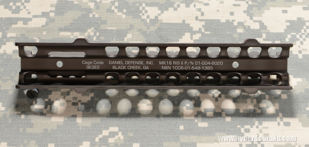 下部レール内側