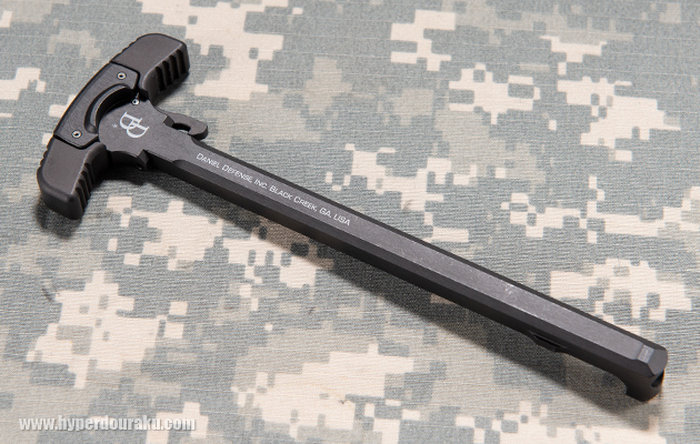 AR-15用チャージングハンドル