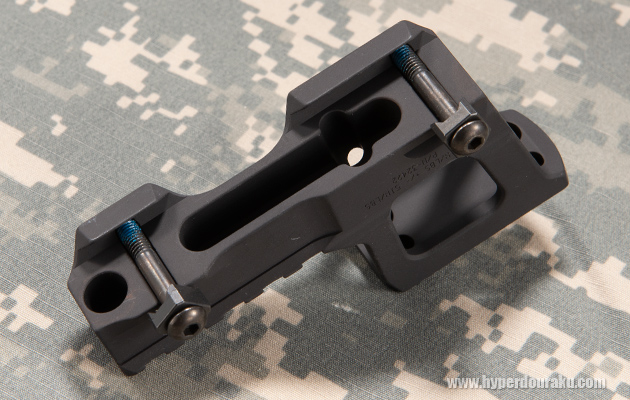 ベース部も肉抜き