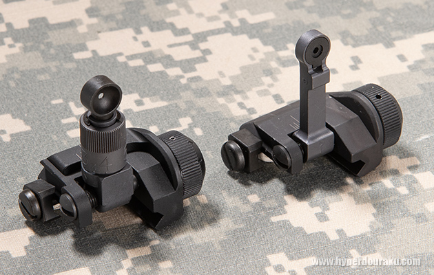 ピープ式の折り畳み式サイト