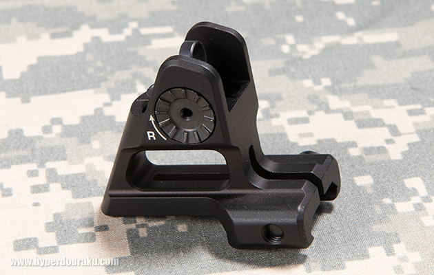 右面に左右調節ダイヤル