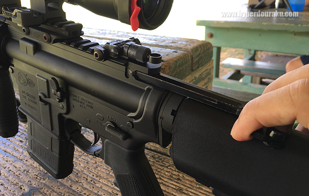 チャージング・ハンドル