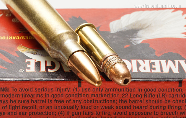 .22LRは、5.56mm(左)と同じ口径