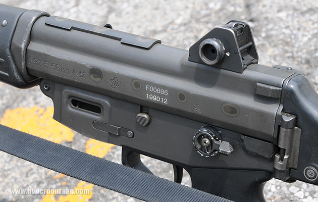 レシーバー右側には刻印