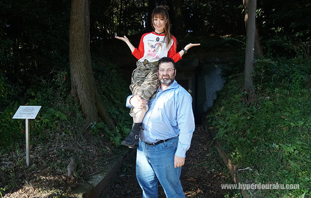 軽々とぴっちょを肩の上に乗せる