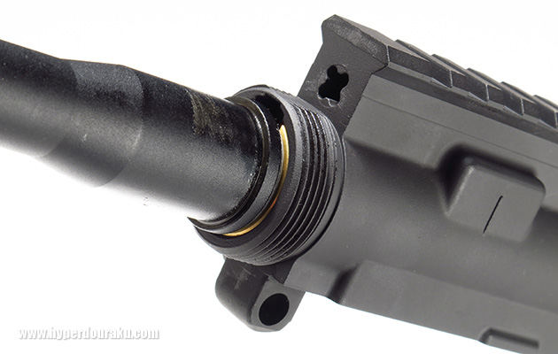 アウターバレルは刺さっているだけの状態