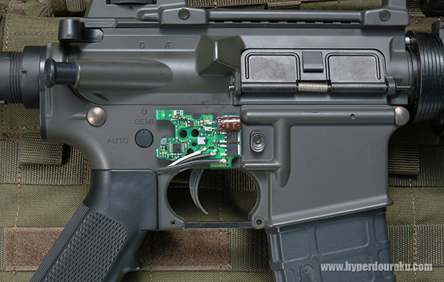 東京マルイのver.2の電動ガンの中に組み込み