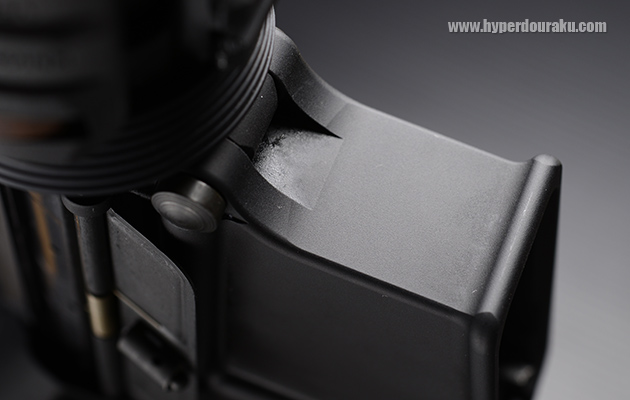 マガジンハウジング前面