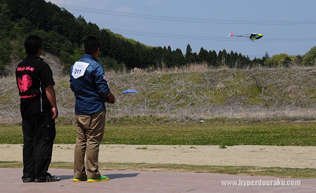 ラジコンヘリを使用したアクロバット飛行の競技会