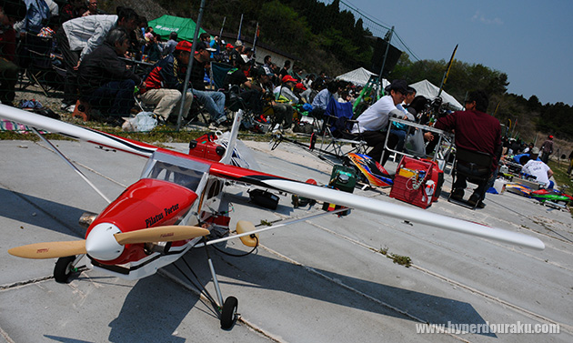 大型の固定翼機や、軍用のスケール機も