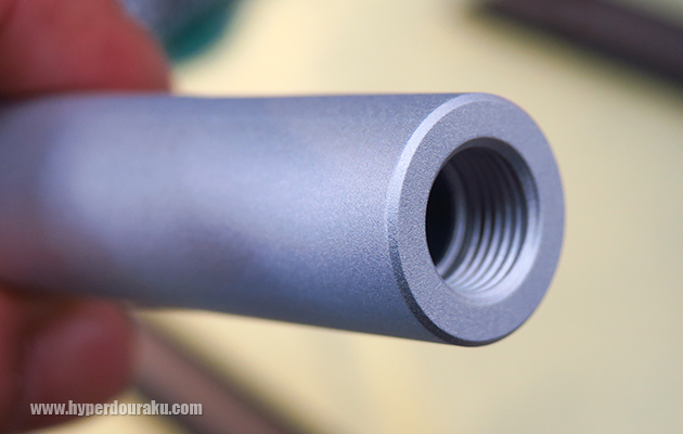 アウターの内側に11mmの正ネジ