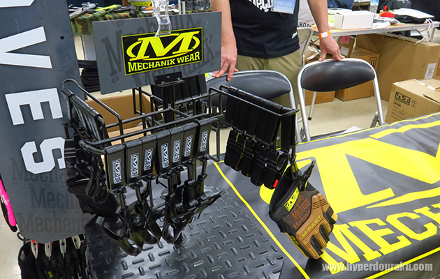 グローブホルダー