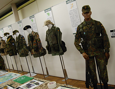軍装展示