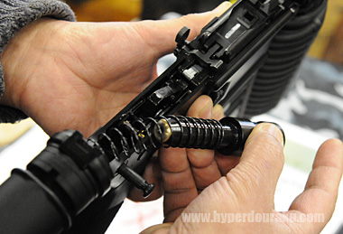 樹脂製のリコイルバッファ