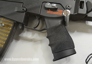 G36Cのグリップにはラバーグリップ