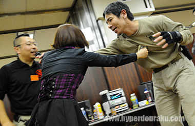 ふれんどりぃふぁいあのメイドさんが実演