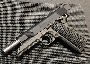 アンダーマウントレールつき