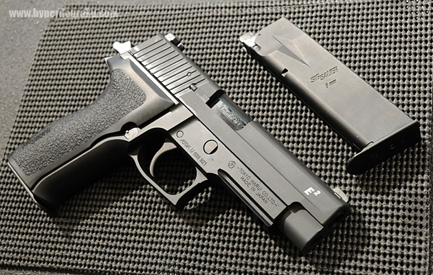 スライド右側面のE2の白プリント