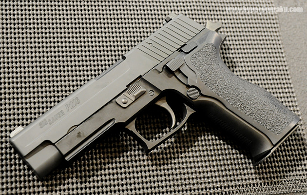 人間工学に基づいたワンピース構造のグリップ