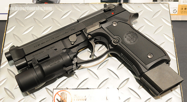 CQフラッシュを搭載