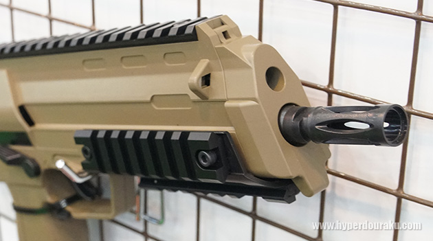 ブローバック機能、セミ/フルオート切り替え式