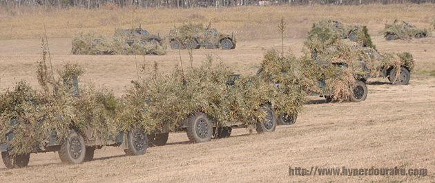 車両部隊が前進