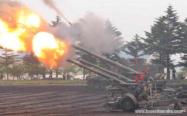 特科部隊が射撃