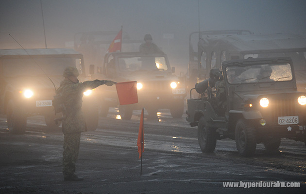 戦国自衛隊のタイムスリップシーンみたい