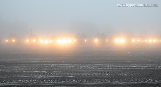 濃霧か雲か視界は真っ白