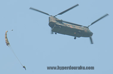 パラシュート降下