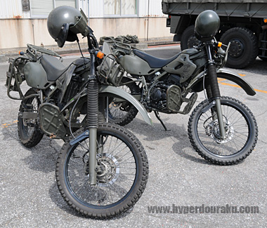 カワサキのKLX250はシートが高い