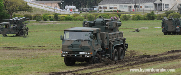 射撃準備を整える短SAM