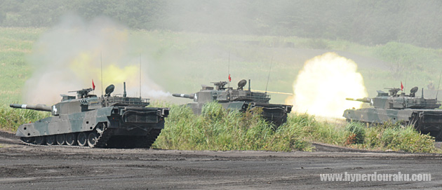 90式戦車が火力を集中