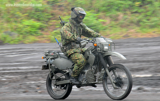 偵察バイク(カワサキKLX250)